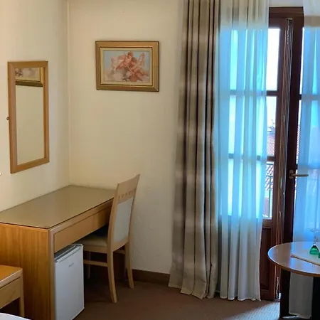 Boutique Parnassia Arájova