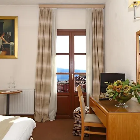 Ξενοδοχείο Boutique Parnassia 4*