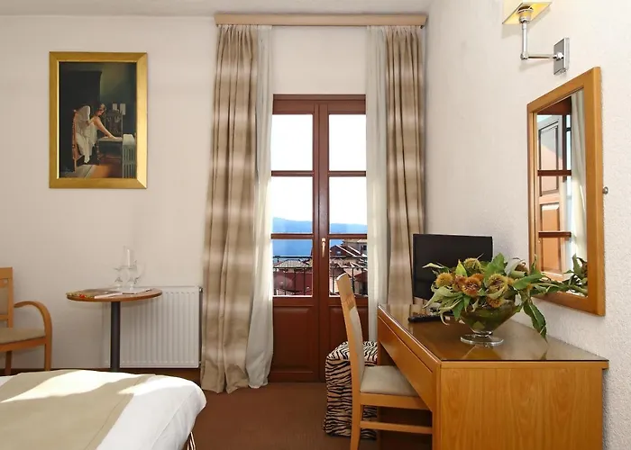 Hotel Boutique Parnassia 4*